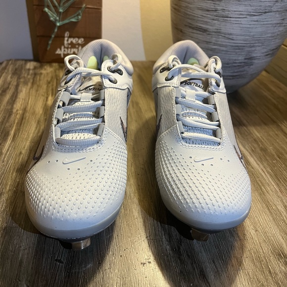 Nike Hyperdiamond 4 Elite Size 8.5 - Picture 2 of 6